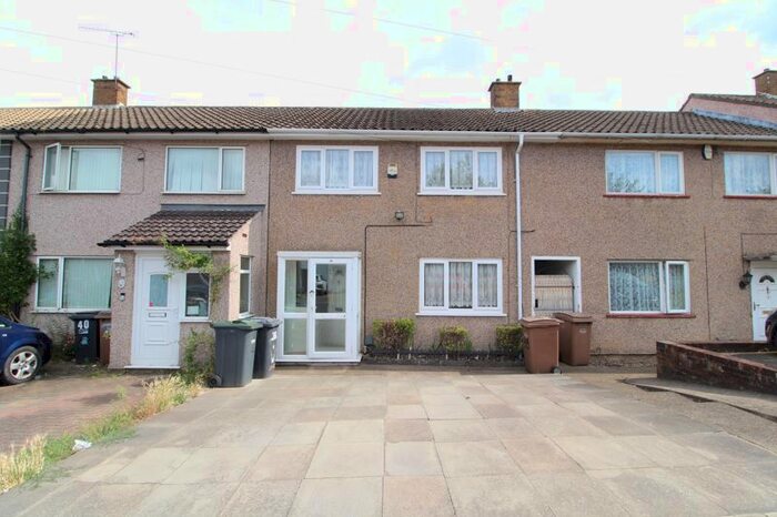 3 Bedroom Terraced House To Rent In Beadlow Road, Luton, LU4