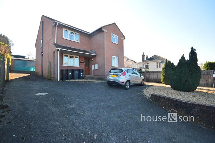 4 Bedroom Detached House For Sale In Turbary Park Avenue, Bournemouth, BH11