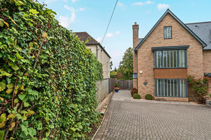4 Bedroom Semi-Detached House For Sale In Cumnor Hill, Oxford, OX2