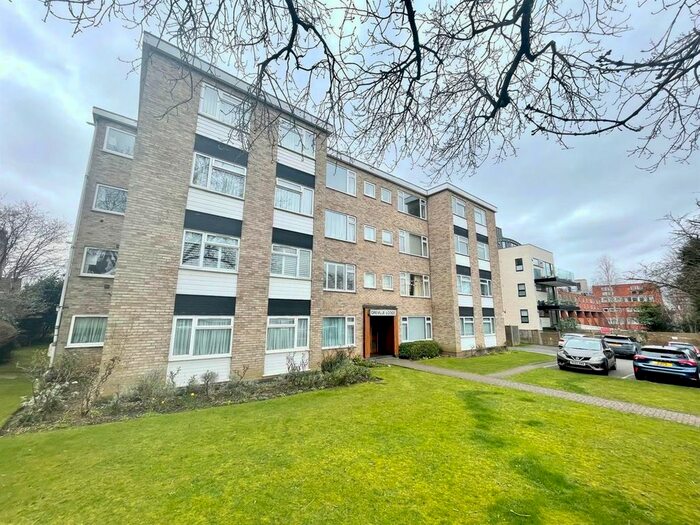 2 Bedroom Flat To Rent In Greville Lodge, Woodside Park Road, N12