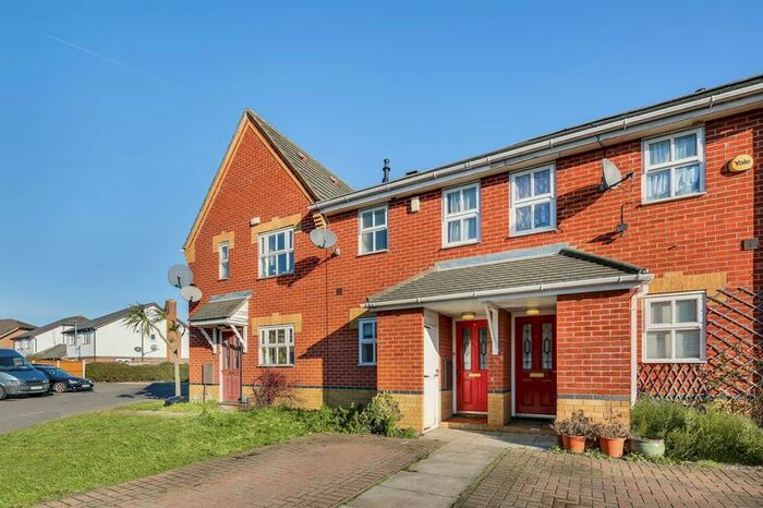 2 Bedroom Terraced House To Rent In Dahlia Gardens, Ilford, IG1