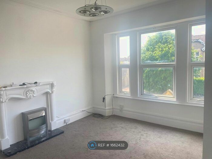 2 Bedroom Flat To Rent In Graham Road, Weston-Super-Mare, BS23