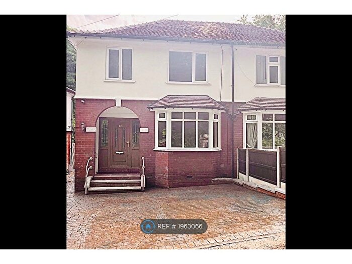 4 Bedroom Semi-Detached House To Rent In Holiday Lane, Stockport, SK2