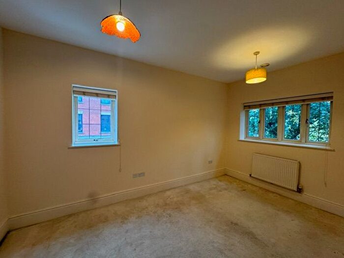 5 Bedroom End Of Terrace House To Rent In Clickers Drive, Northampton, NN5