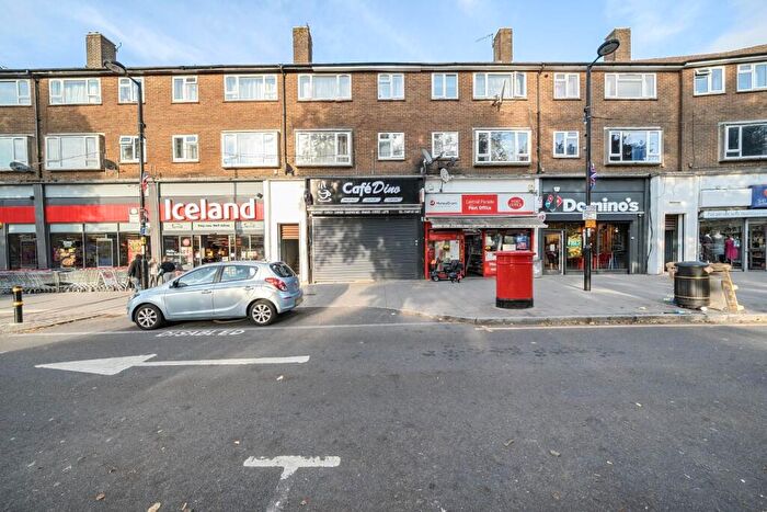 1 Bedroom Flat To Rent In Central Parade, New Addington, Croydon, CR0
