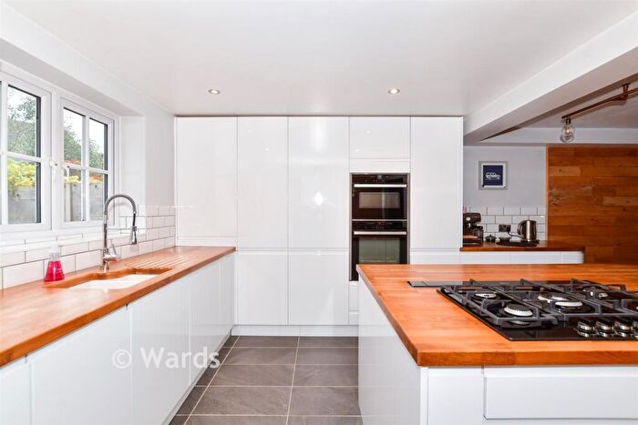 3 Bedroom Terraced House For Sale In Queens Road, Maidstone, Kent, ME16