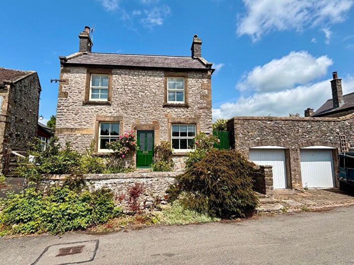 3 Bedroom Detached House For Sale In Bakewell, Derbyshire, DE45