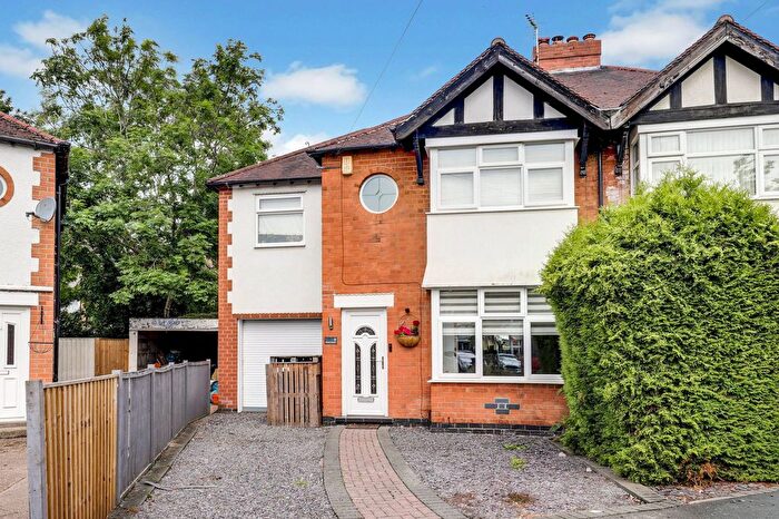 4 Bedroom Semi-Detached House For Sale In St. Helens Crescent, Burton Joyce, NG14