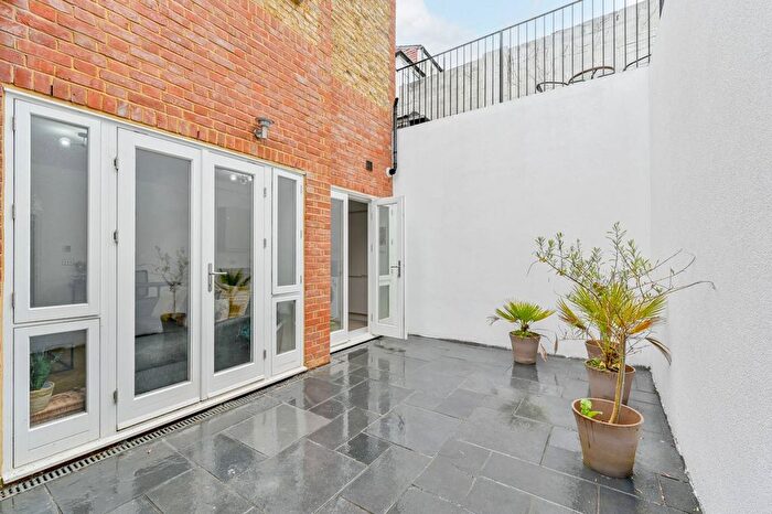 1 Bedroom Flat For Sale In Ambleside Avenue, Streatham Park, London, SW16