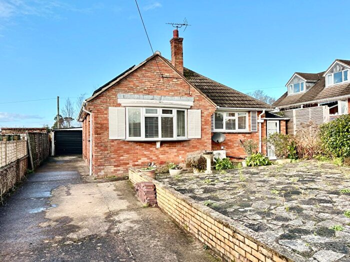 2 Bedroom Bungalow For Sale In Meadow Close, Lympstone, EX8