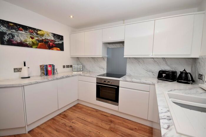 2 Bedroom Flat For Sale In Elm Tree Court, Cottingham, East Riding Of Yorkshire, HU16