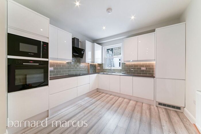 2 Bedroom Flat To Rent In Benhill Avenue, Sutton, SM1