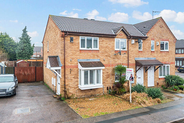 2 Bedroom Semi-Detached House For Sale In Sycamore Close, Kettering, NN16