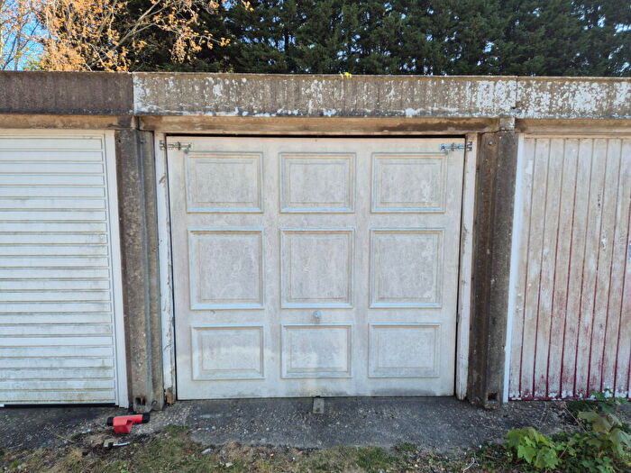Garage / Parking For Sale In The Mall, Dunstable, Bedfordshire, LU5