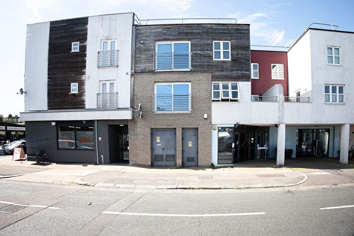 1 Bedroom Flat To Rent In Cricketfield Grove, Leigh-On-Sea, SS9