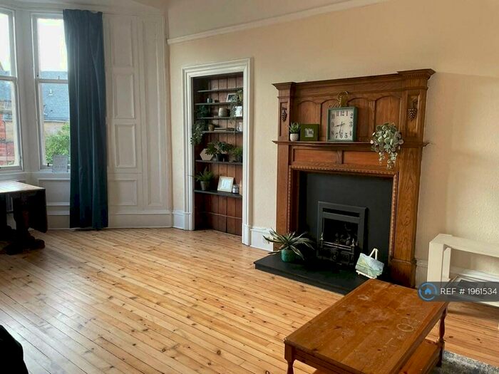 3 Bedroom Flat To Rent In Warrender Park Crescent, Edinburgh, EH9