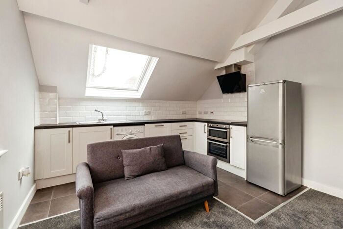 1 Bedroom Apartment To Rent In Vivian Avenue, Nottingham, NG5