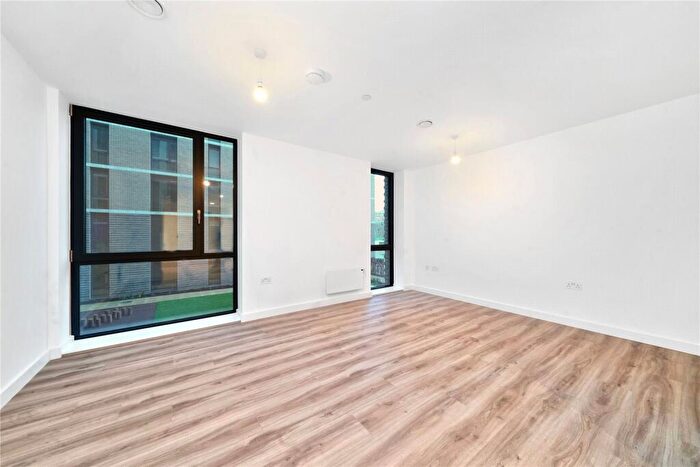 Apartment To Rent In Chevette Court, Kimpton Road, Luton, LU2