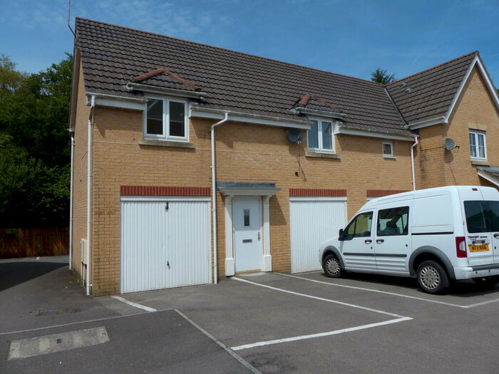 2 Bedroom Apartment To Rent In Bryn Dewi Sant, Miskin, CF72