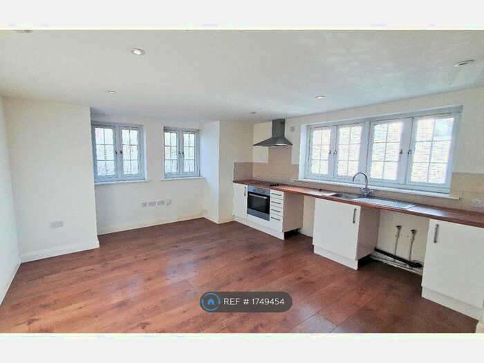 1 Bedroom Flat To Rent In Knighton Lane, Leicester, LE2