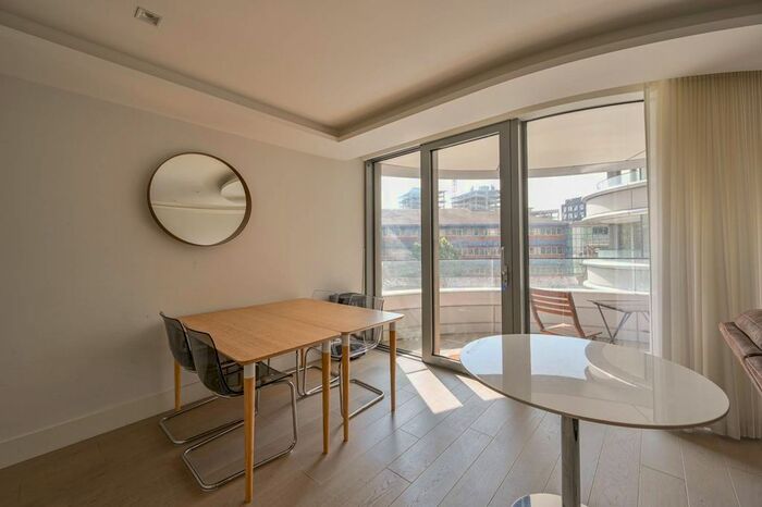 2 Bedroom Flat To Rent In Albert Embankment, Vauxhall, London, SE1