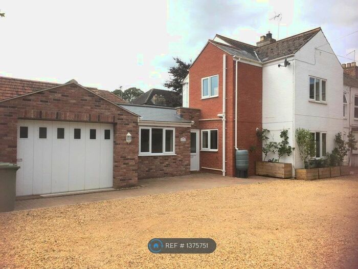 3 Bedroom End Of Terrace House To Rent In High Street, March, PE15