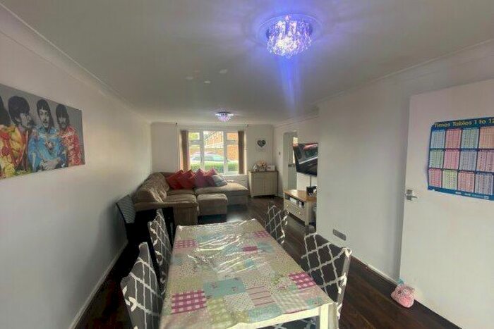 3 Bedroom Property To Rent In Gainsborough Road, Crawley, RH10