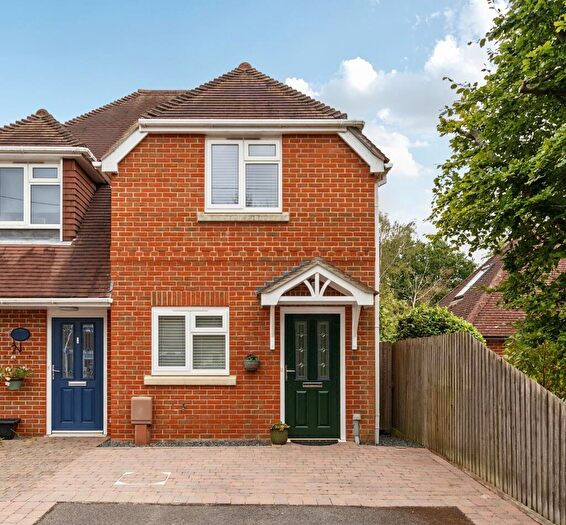 2 Bedroom Semi-Detached House For Sale In Lyndale Cottages, Chapel Road, Swanmore, Southampton, SO32