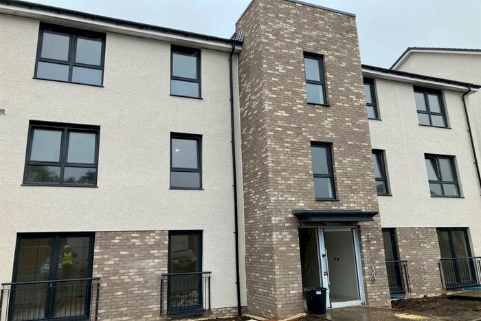 2 Bedroom Flat To Rent In Kaims Crescent, EH54