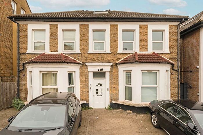 2 Bedroom Flat To Rent In Drayton Green Road, London, W13