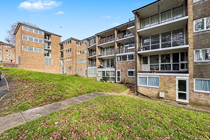2 Bedroom Flat For Sale In Winchester, SO23