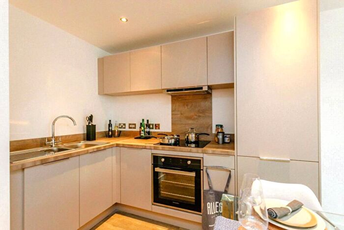 1 Bedroom Apartment To Rent In Exchange Square, The Priory Queensway, Birmingham, West Midlands, B4