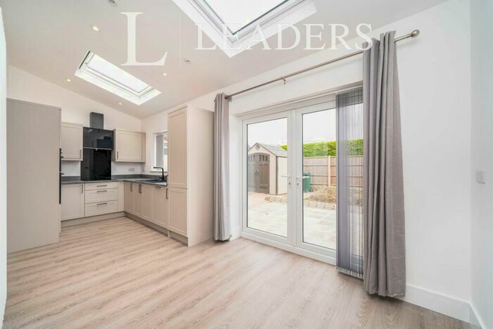 3 Bedroom Semi-Detached House To Rent In Greystone Road, Chester, CH3