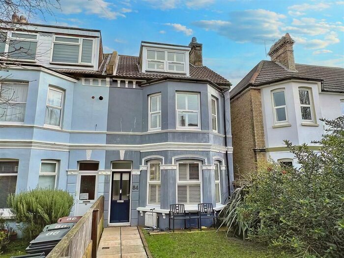 4 Bedroom Town House To Rent In Willingdon Road, Eastbourne, BN21