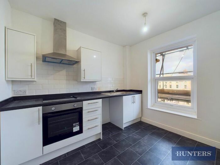 2 Bedroom Flat To Rent In The Crescent, Bridlington, YO15