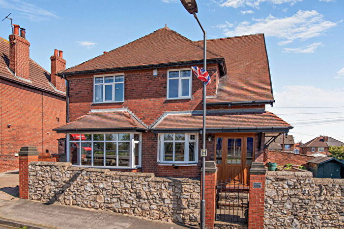 4 Bedroom Detached House For Sale In Hill Crest, Skellow, Doncaster, DN6