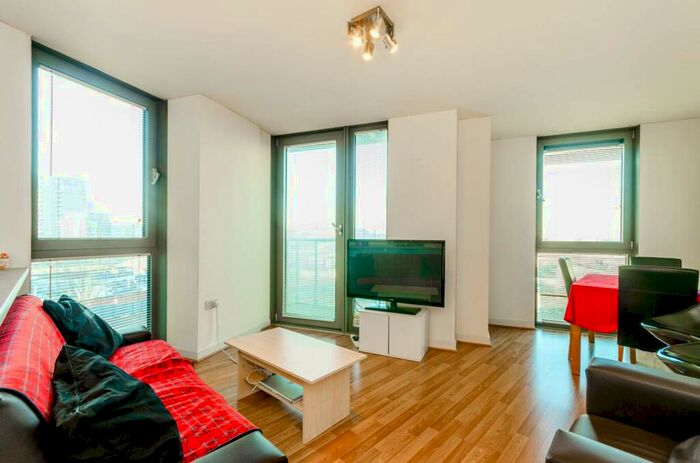 1 Bedroom Flat To Rent In High Street, Stratford, London, E15