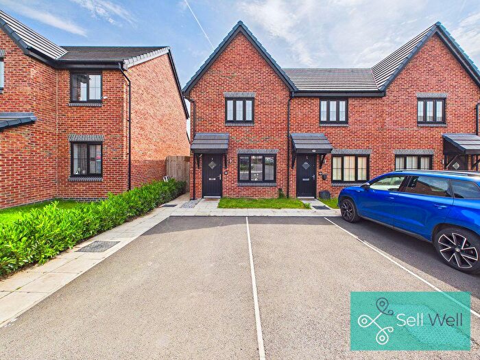 2 Bedroom End Of Terrace House For Sale In Weavers Close, Worsley, Manchester, M28