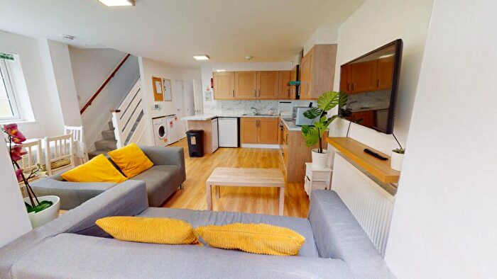 5 Bedroom House To Rent In Fairgreen Way, Selly Oak, Birmingham, B29