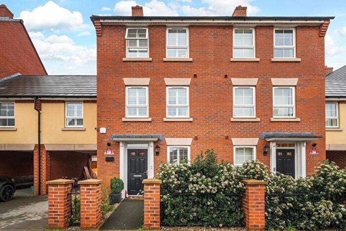 5 Bedroom Town House To Rent In Armstrongs Fields, Aylesbury, HP22