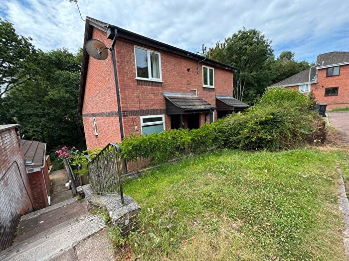 3 Bedroom House To Rent In Linnet Close, Pennsylvania, EX4