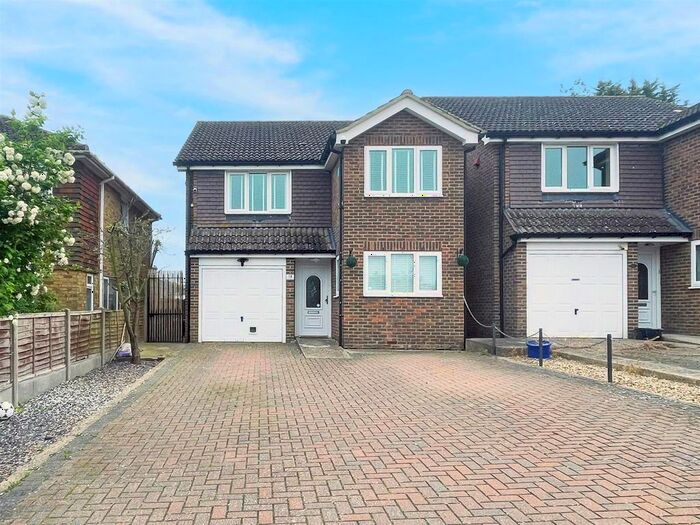 4 Bedroom Property To Rent In Wickham Close, Newington, Sittingbourne, ME9