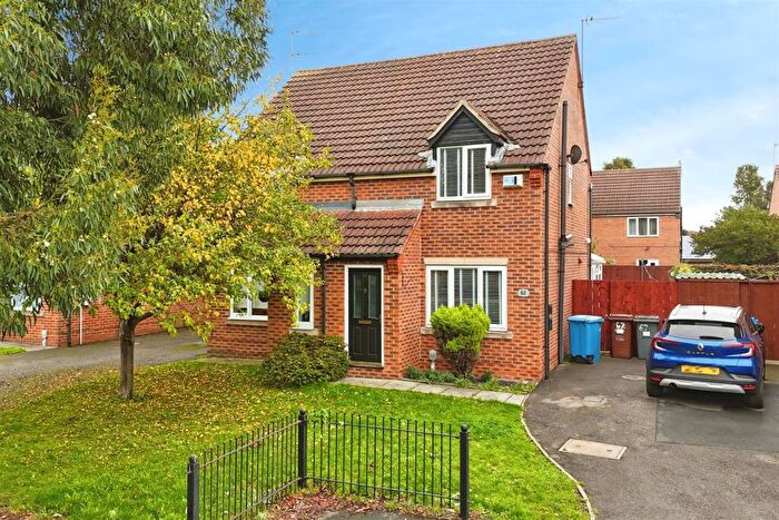 2 Bedroom Semi-Detached House For Sale In West Grove, Hull, HU4