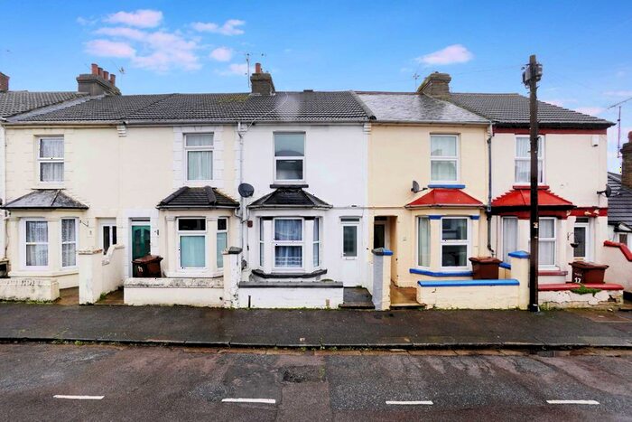 3 Bedroom Terraced House To Rent In Macdonald Road, Gillingham, ME7