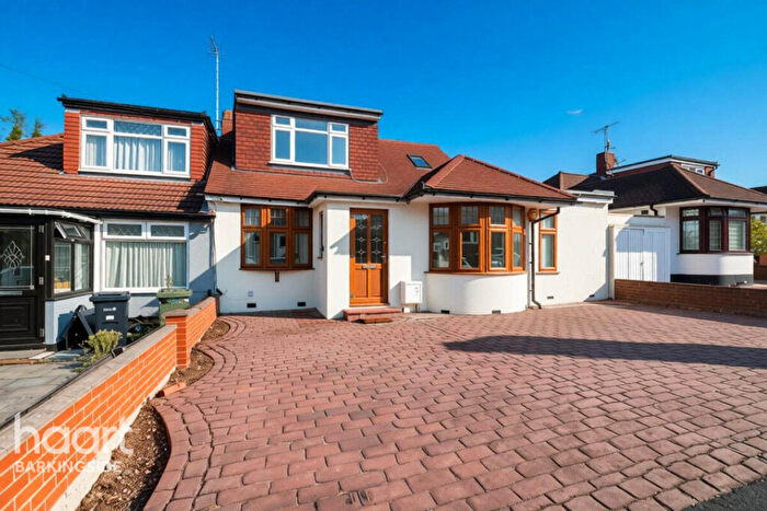 4 Bedroom Bungalow For Sale In Basildon Avenue, Clayhall, IG5