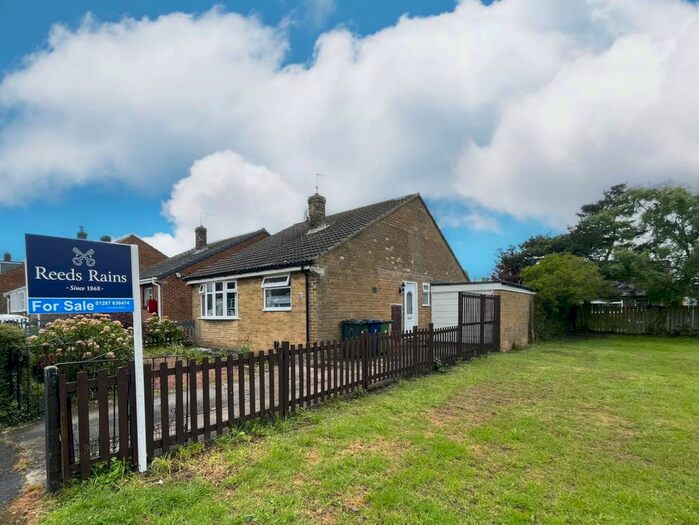 2 Bedroom Bungalow For Sale In Balmoral Road, Lingdale, Saltburn-By-The-Sea, North Yorkshire, TS12