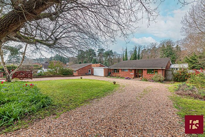 4 Bedroom Bungalow For Sale In Soldiers Rise, Finchampstead, Wokingham, RG40
