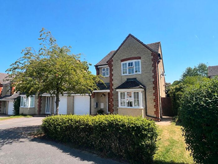 3 Bedroom Detached House For Sale In Harding Close, Faringdon, Oxfordshire, SN7