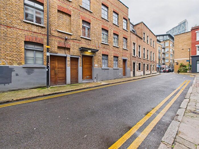 2 Bedroom Flat To Rent In Calvin Street, Shoreditch, E1
