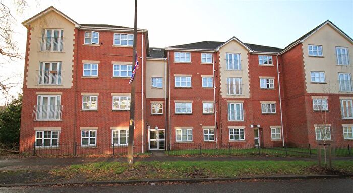 2 Bedroom Flat To Rent In Wordsworth Road, Denton, Manchester, M34